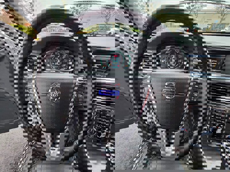 Used 2015 Volvo V60 T5 Premier image 37