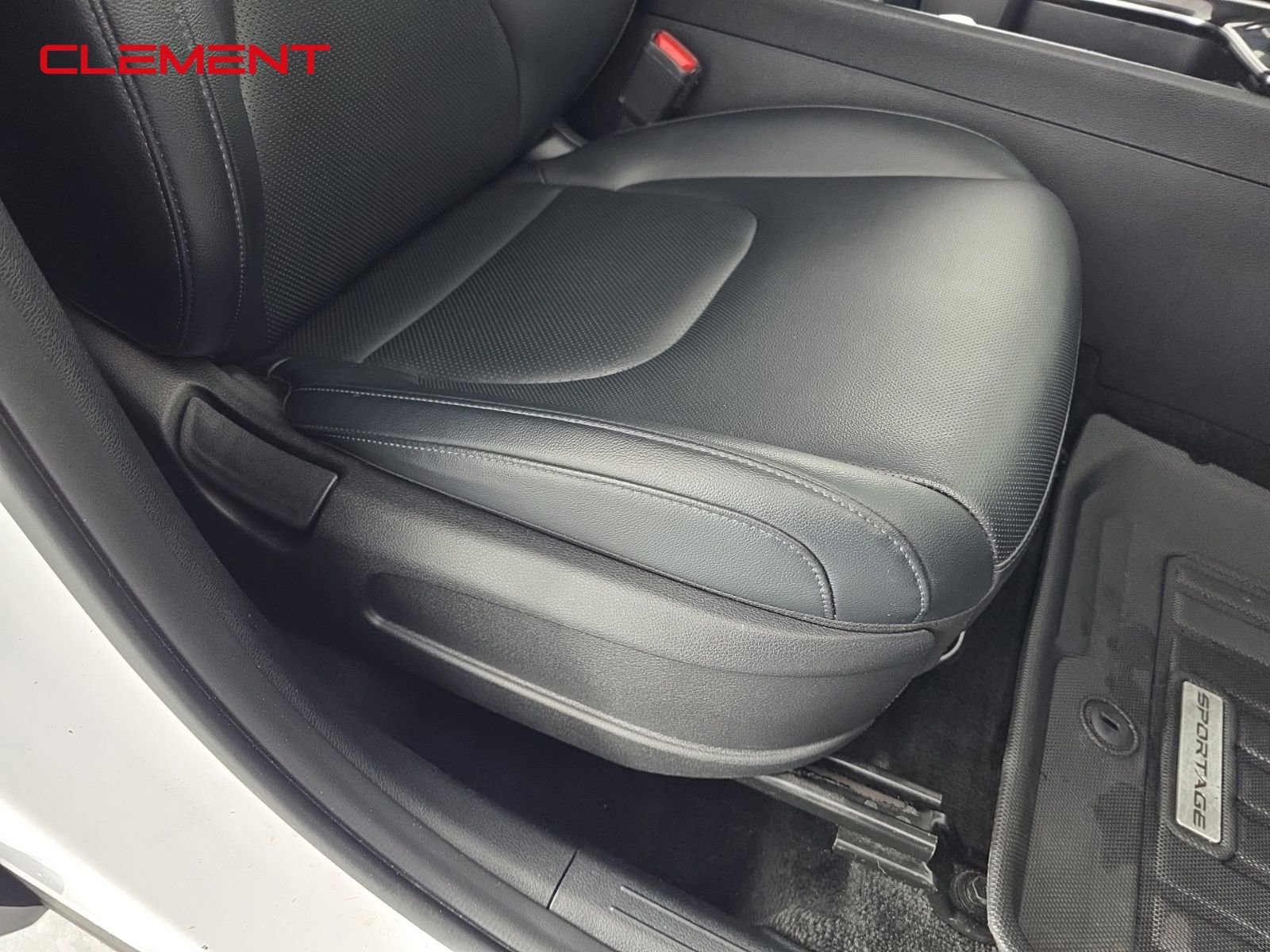 Used 2023 Kia Sportage EX image 29