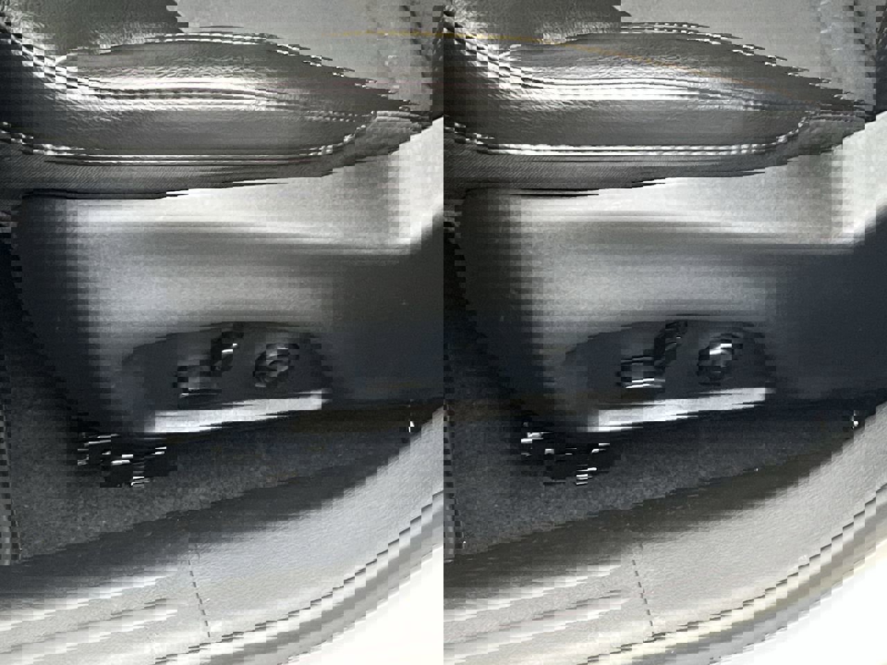 Used 2019 Jeep Compass Latitude w/ Cold Weather Group image 9