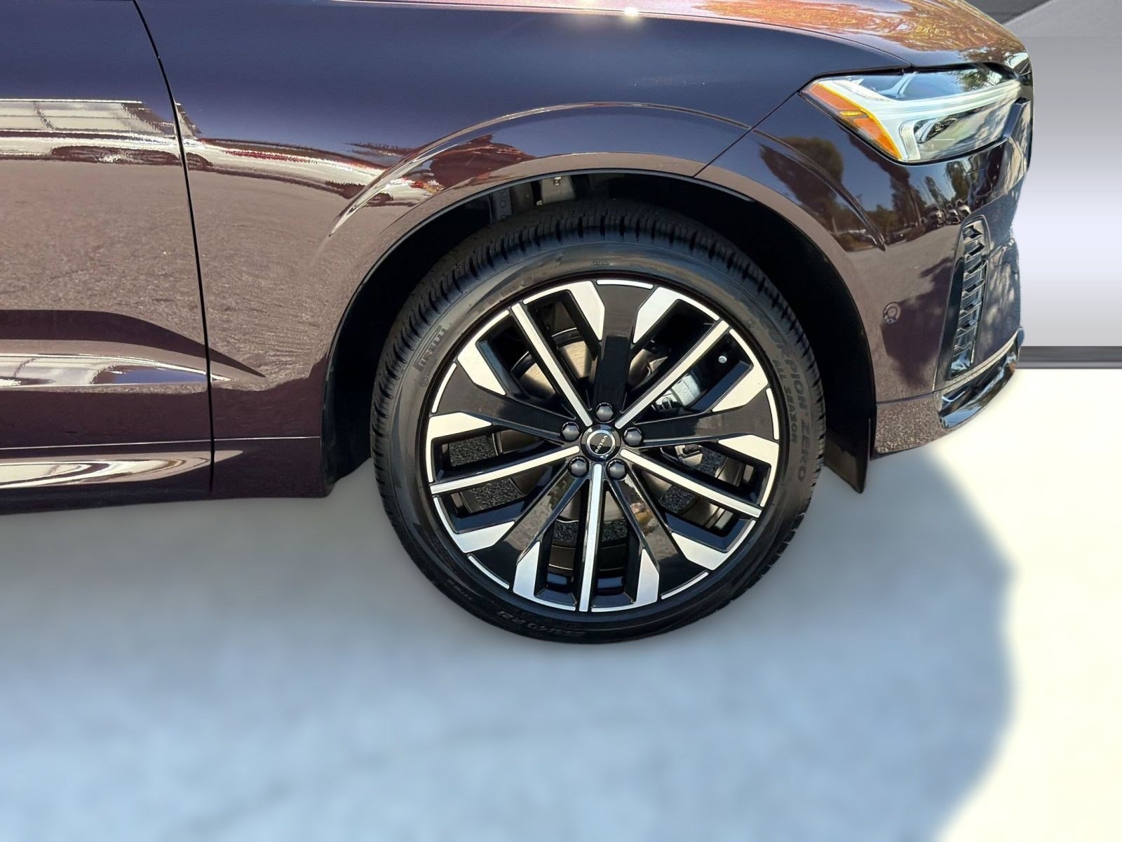 New 2027 Volvo XC60 B5 Ultra AWD/4WD image 13