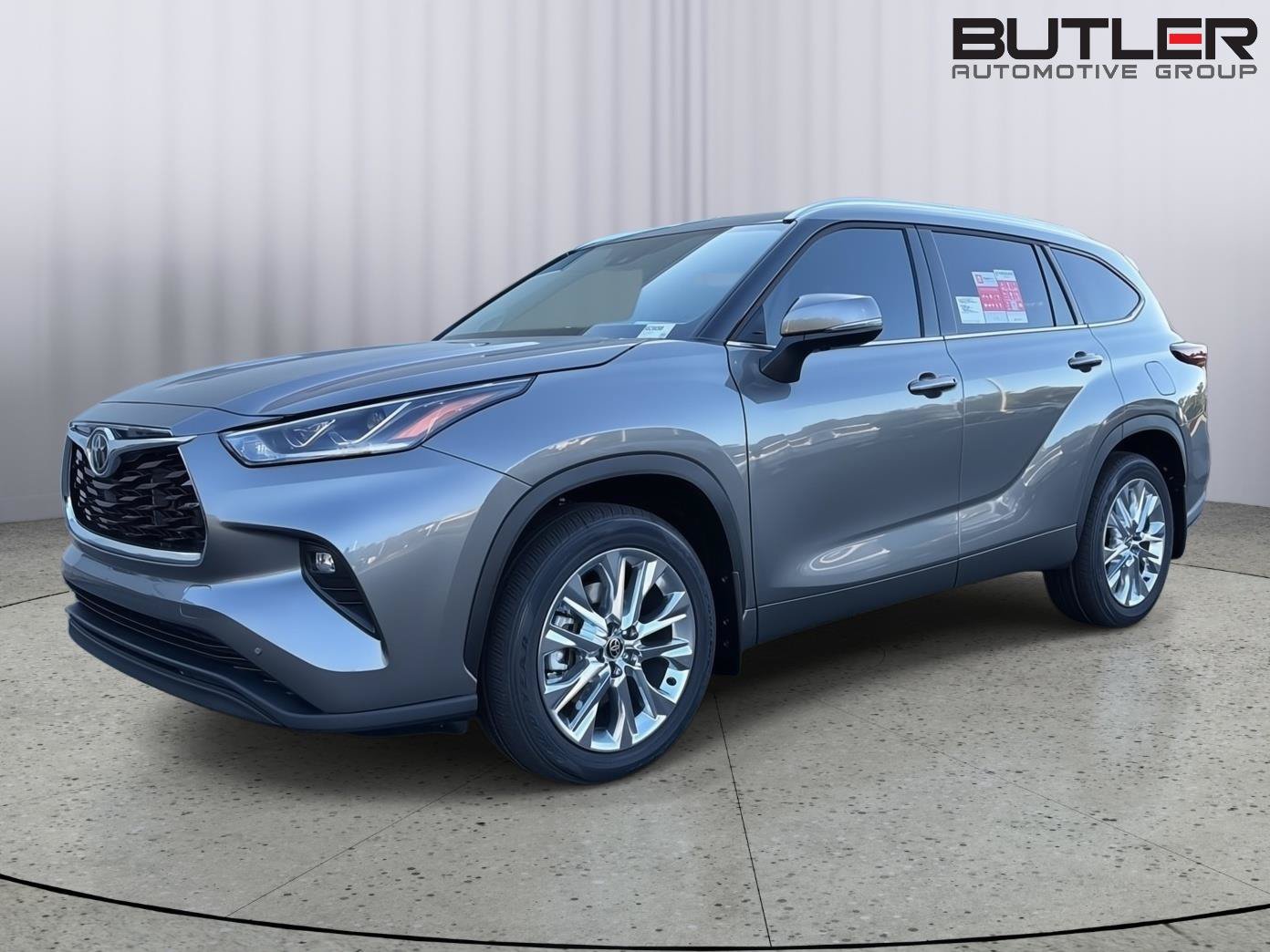 New 2026 Toyota Highlander Limited AWD/4WD image 2