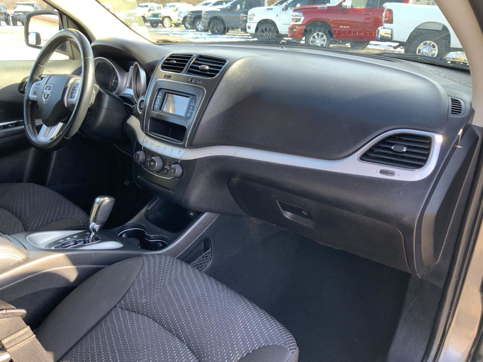 Used 2020 Dodge Journey SE w/ SE Popular Equipment Group image 53