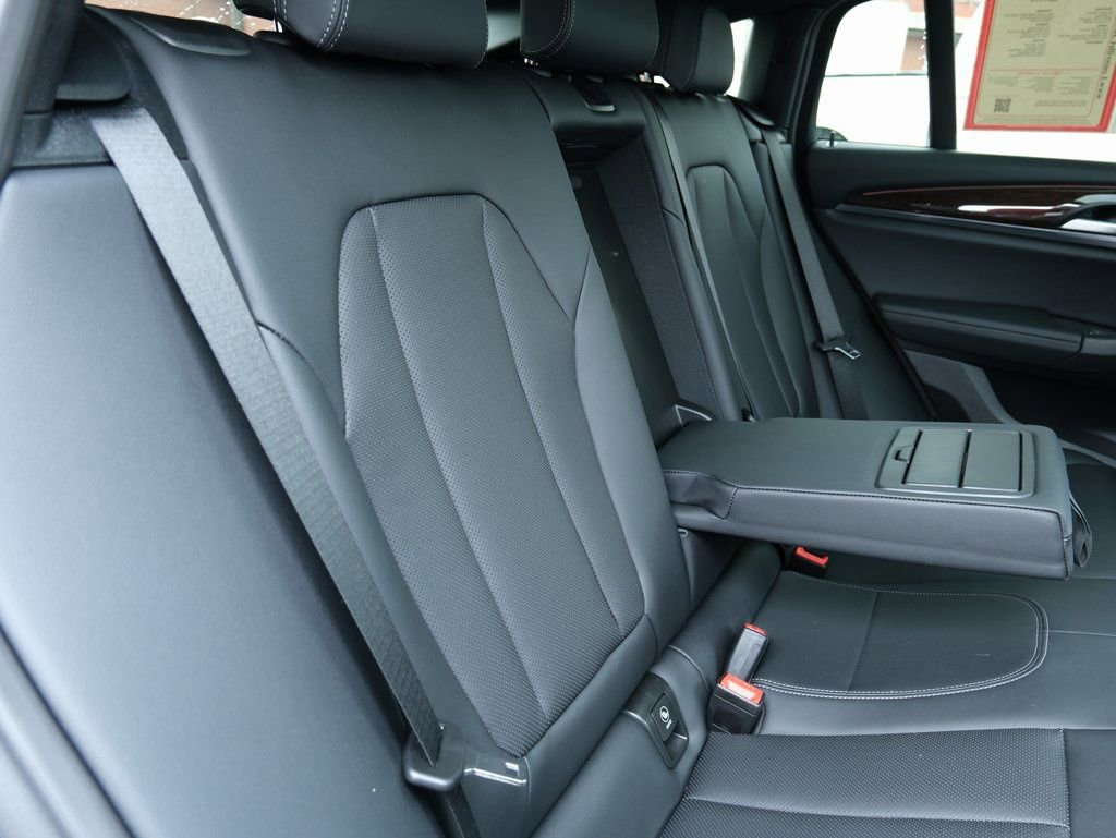 Used 2025 BMW X4 xDrive30i w/ Premium Package image 34