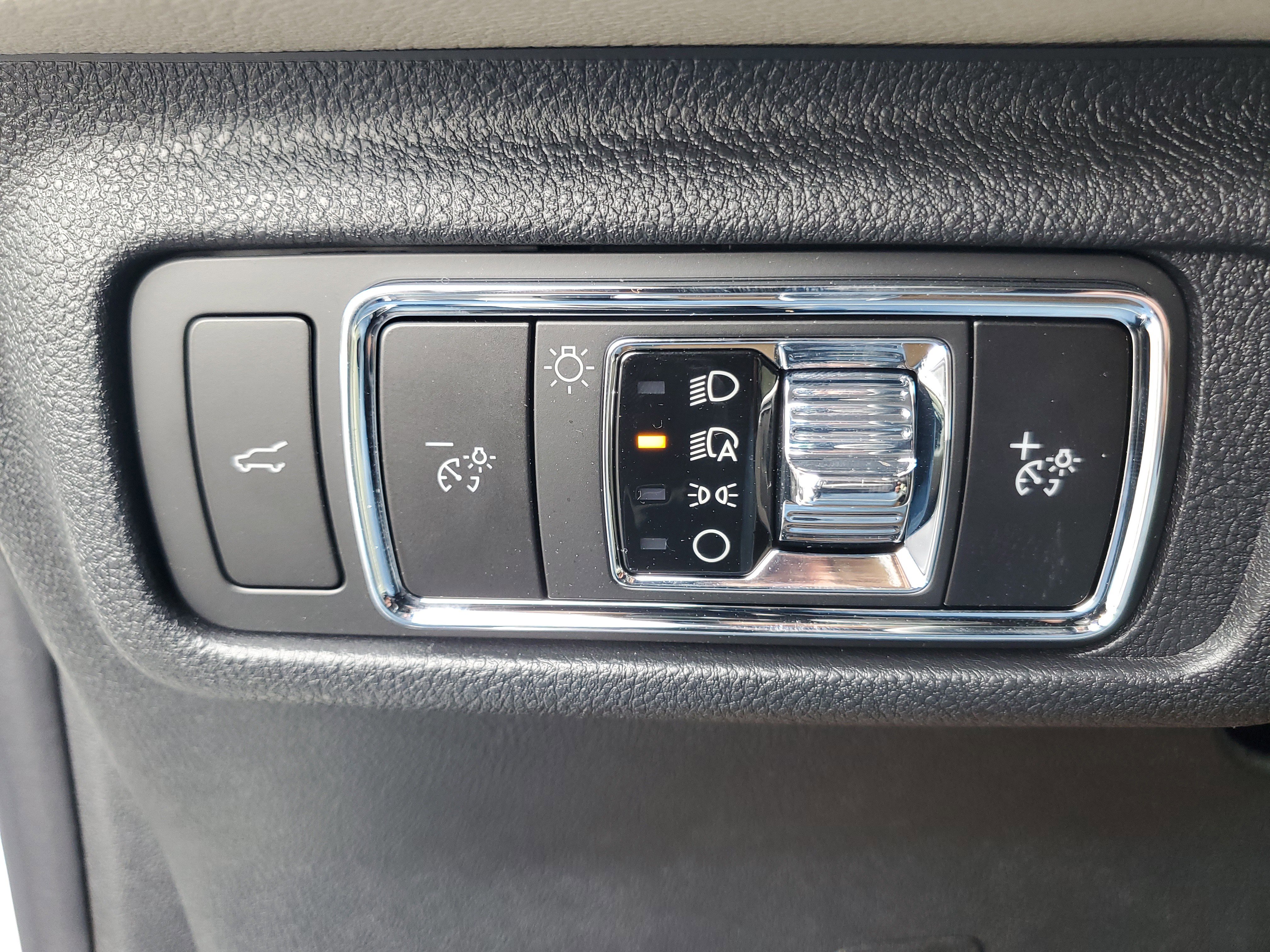 New 2026 Lincoln Corsair Premiere image 14