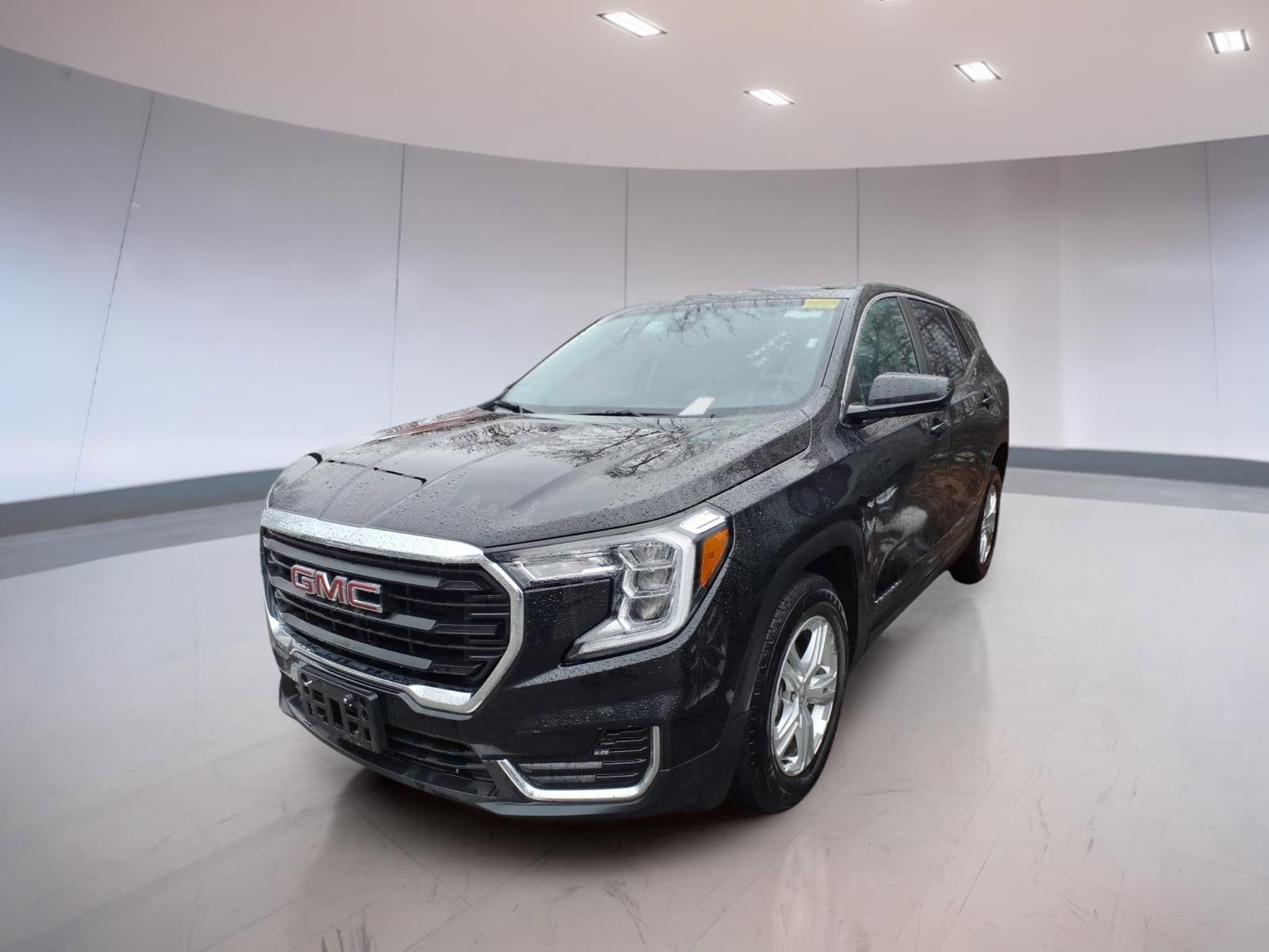 Used 2024 GMC Terrain SLE AWD/4WD image 2