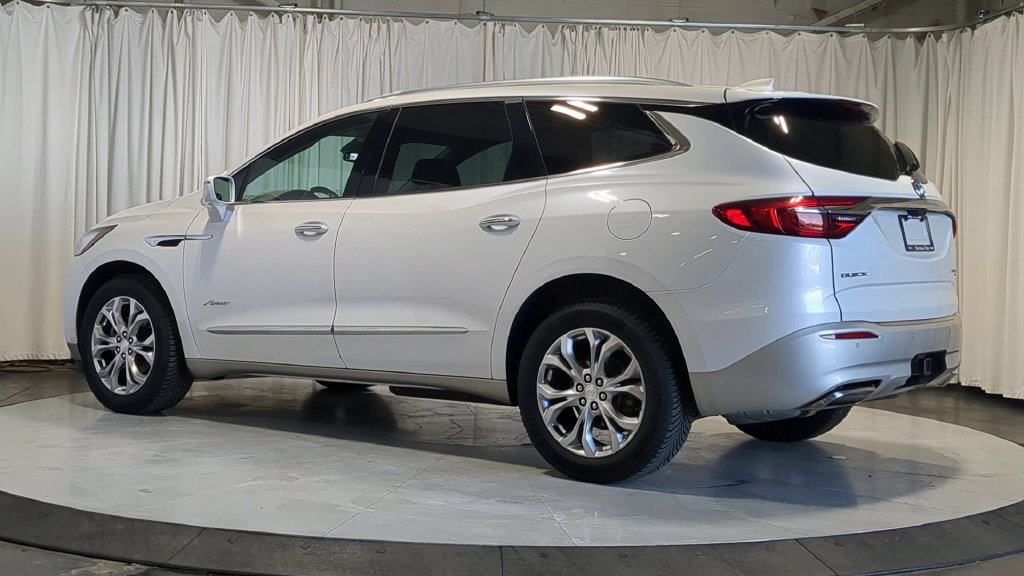 Used 2018 Buick Enclave Avenir w/ Avenir Technology Package AWD/4WD image 6