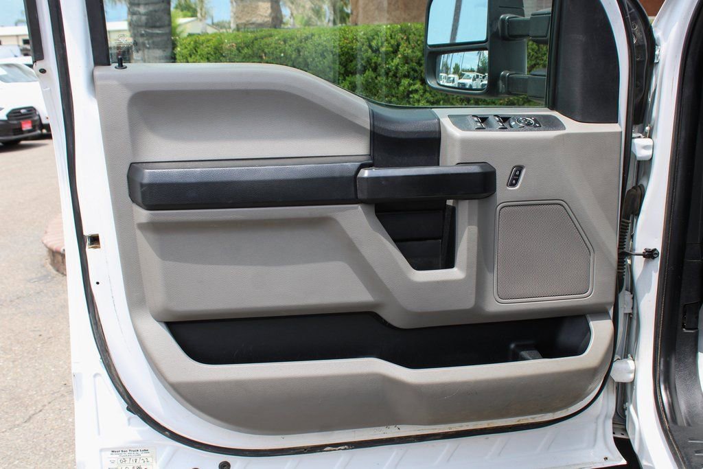 Used 2017 Ford F550 2WD Crew Cab Super Duty image 14