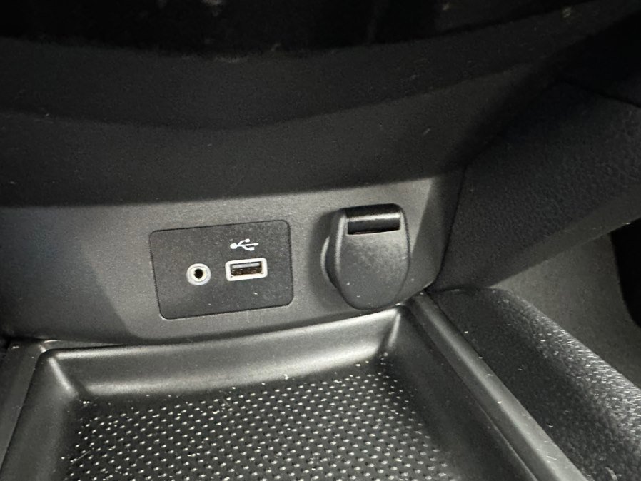 Used 2018 Nissan Rogue S image 21