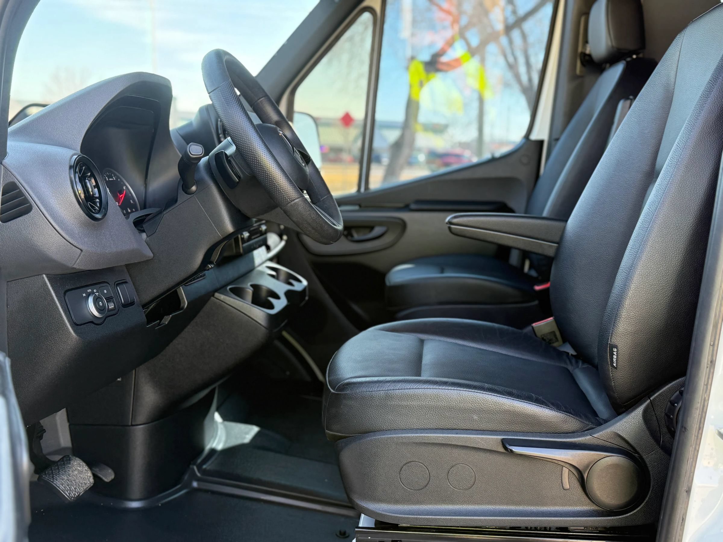 Used 2025 Mercedes-Benz Sprinter 2500 image 12