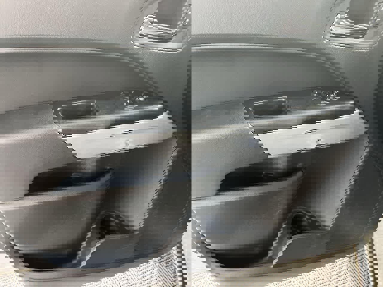 Used 2022 Chevrolet Colorado LT w/ Fleet Safety Package image 13