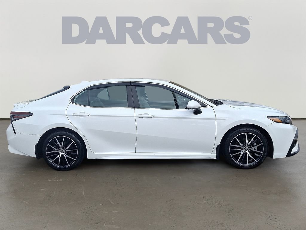 Used 2022 Toyota Camry SE image 7
