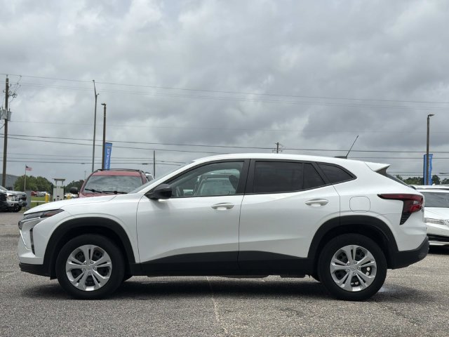 Used 2025 Chevrolet Trax LS FWD image 13