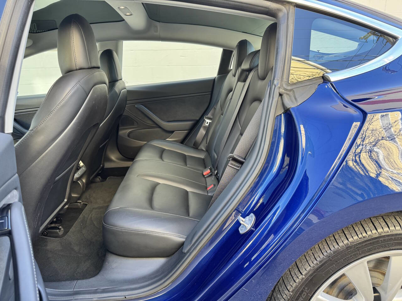 Used 2018 Tesla Model 3 Long Range AWD/4WD image 23