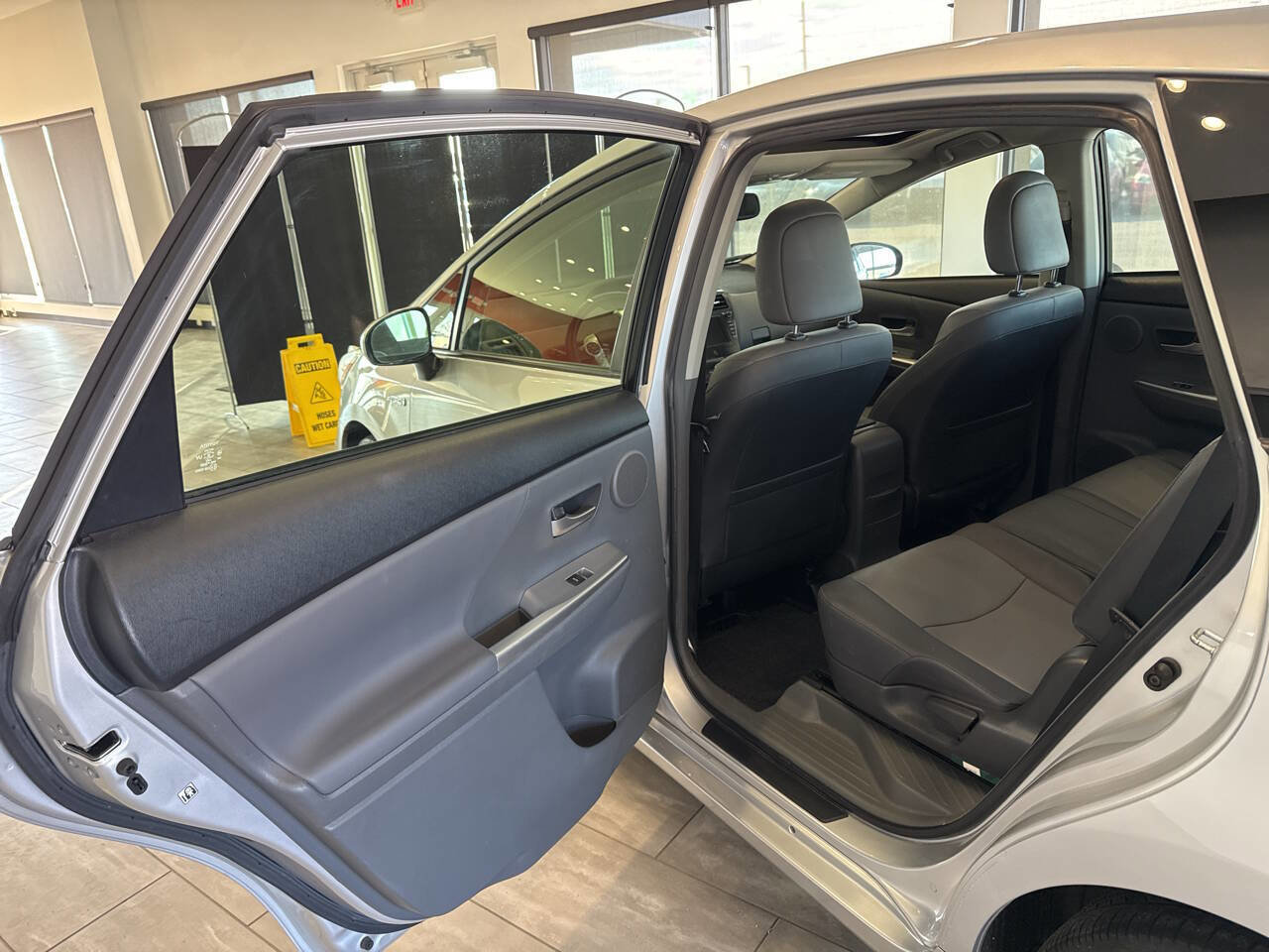 Used 2014 Toyota Prius V Five image 29