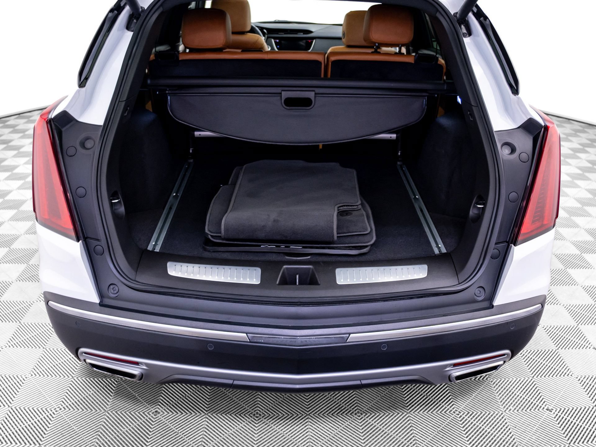 Certified 2025 Cadillac XT5 Premium Luxury AWD/4WD image 34