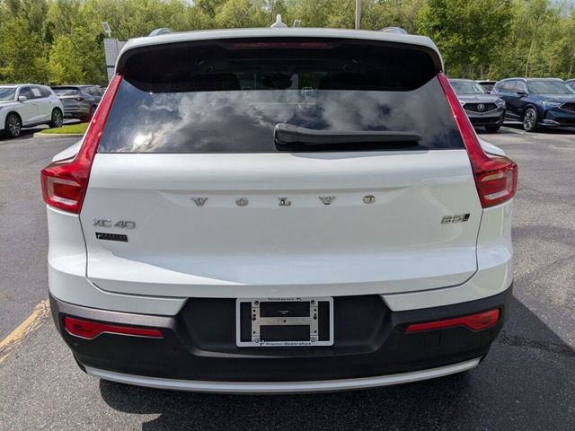 Used 2024 Volvo XC40 B5 Ultimate AWD/4WD image 9
