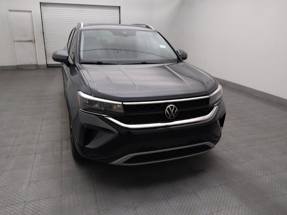 Used 2023 Volkswagen Taos SE w/ Panoramic Sunroof Package FWD image 14
