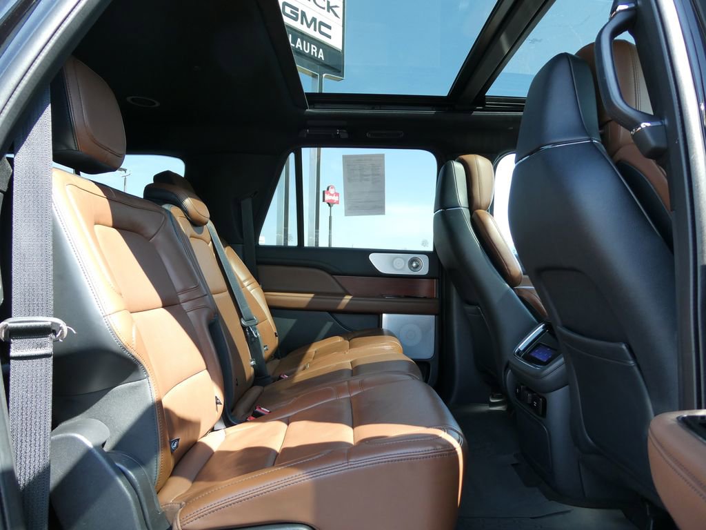 Used 2022 Lincoln Navigator L Reserve w/ Equipment Group 201A image 16