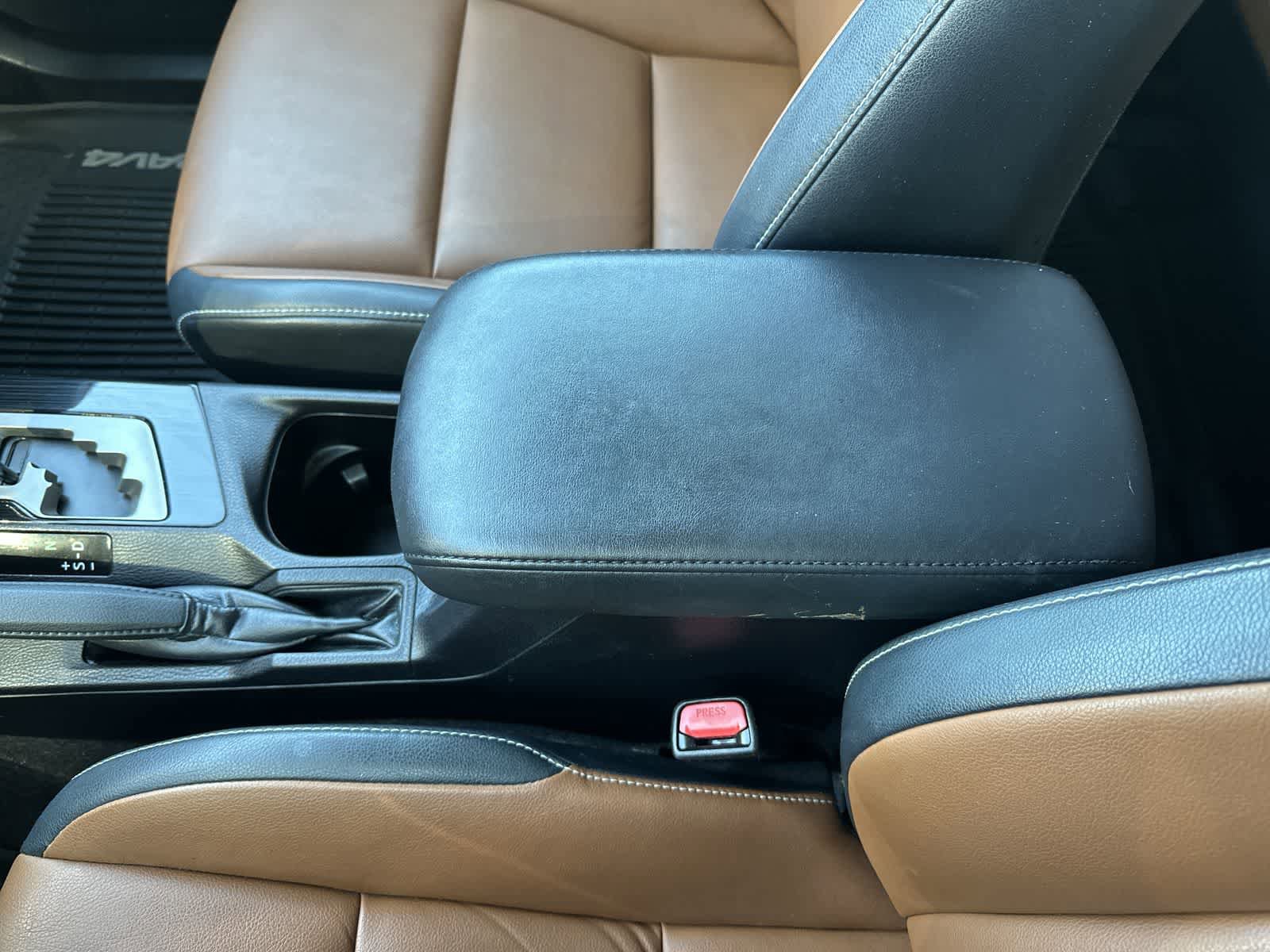 Used 2016 Toyota RAV4 Limited FWD image 22