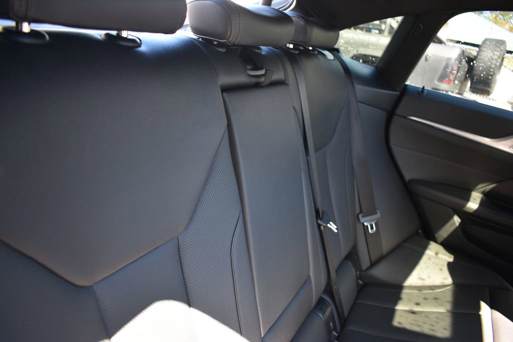 Used 2025 BMW i4 eDrive40 RWD image 28