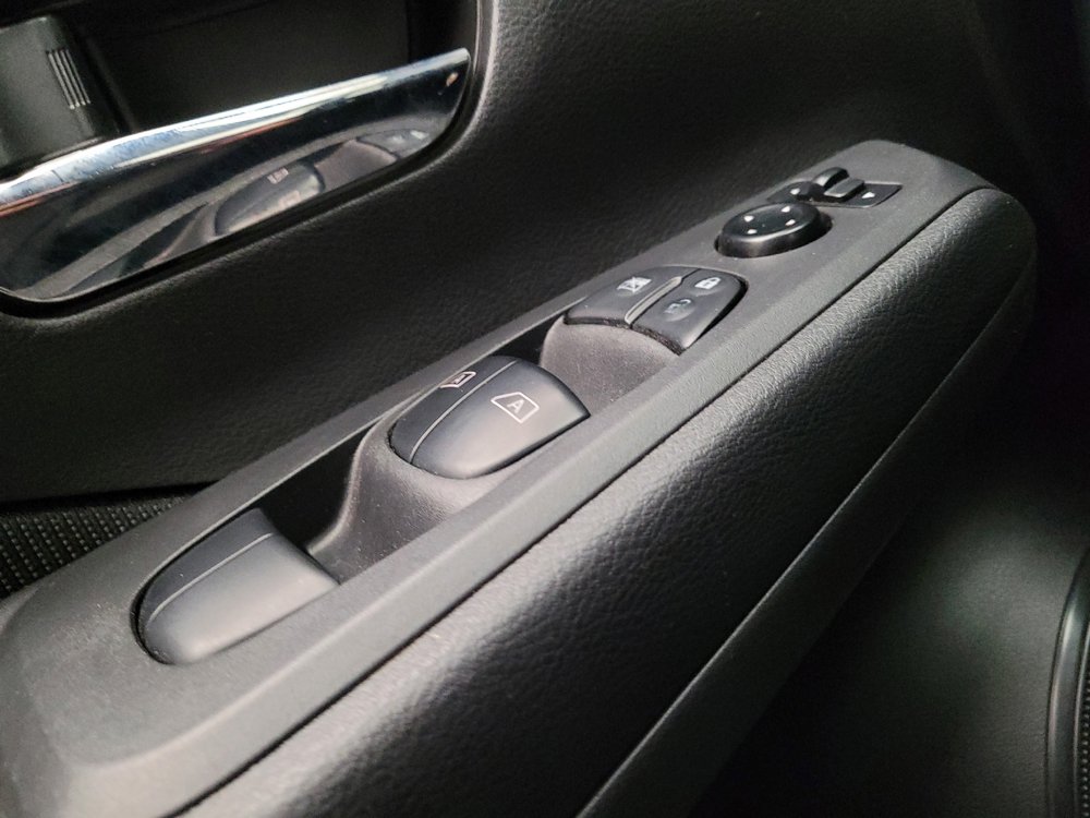 Used 2023 Nissan Kicks SV FWD image 27