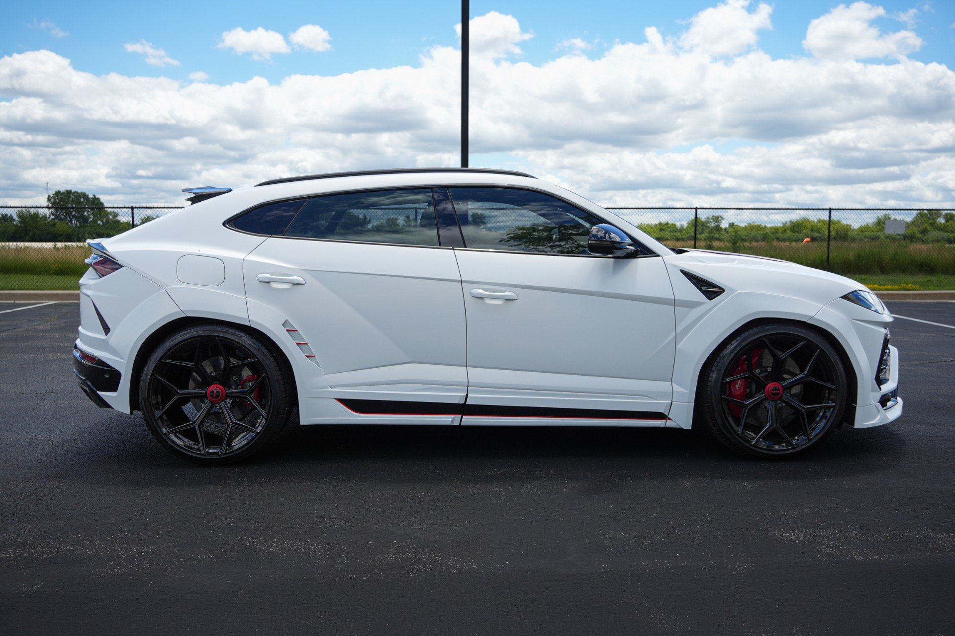 Used 2020 Lamborghini Urus AWD/4WD image 11