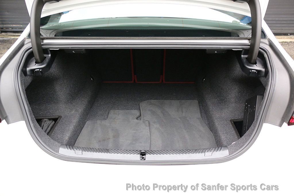 Used 2025 BMW 540i xDrive w/ Premium Package image 10