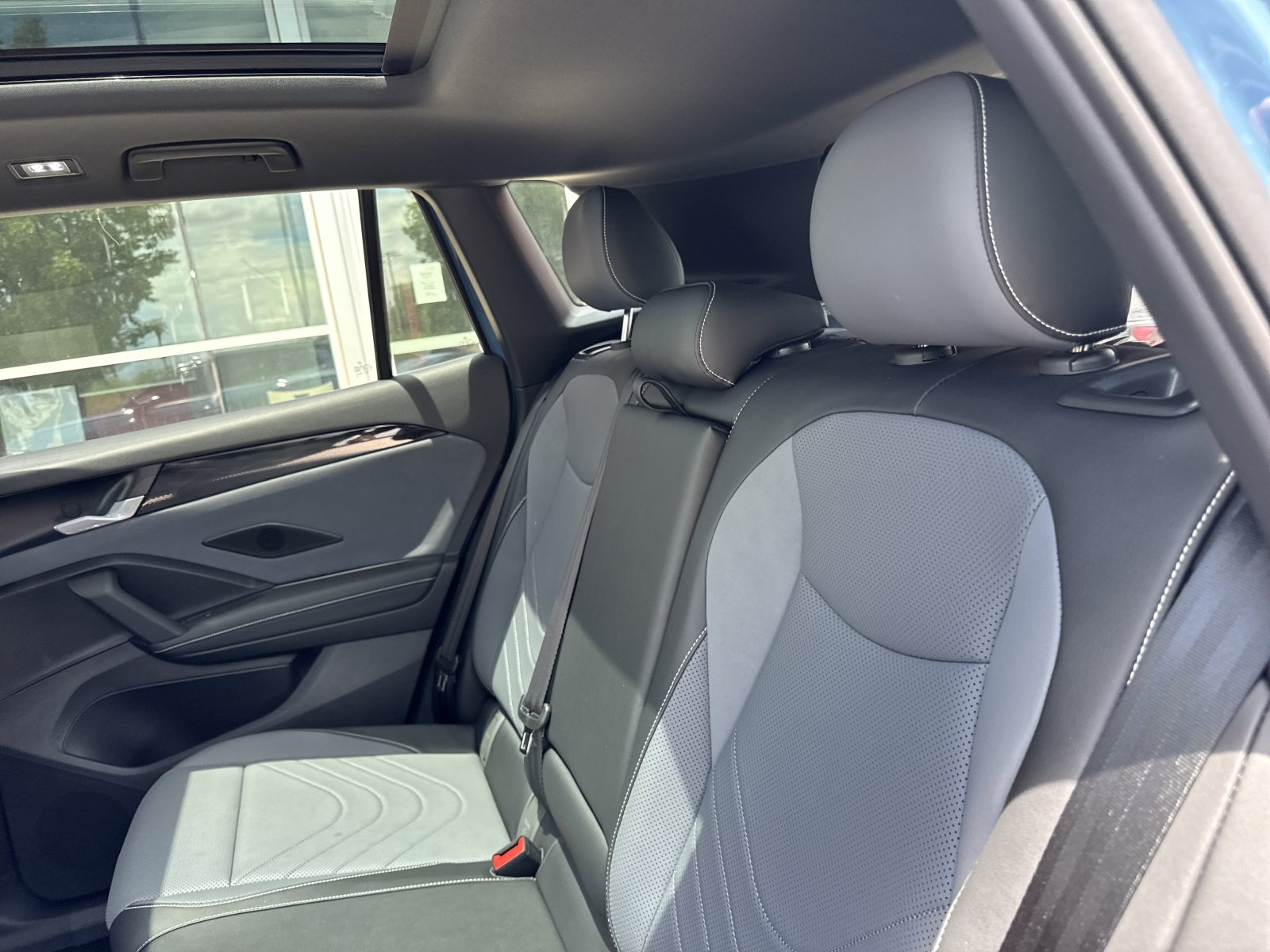 New 2026 Volkswagen Tiguan SE R-Line FWD image 21