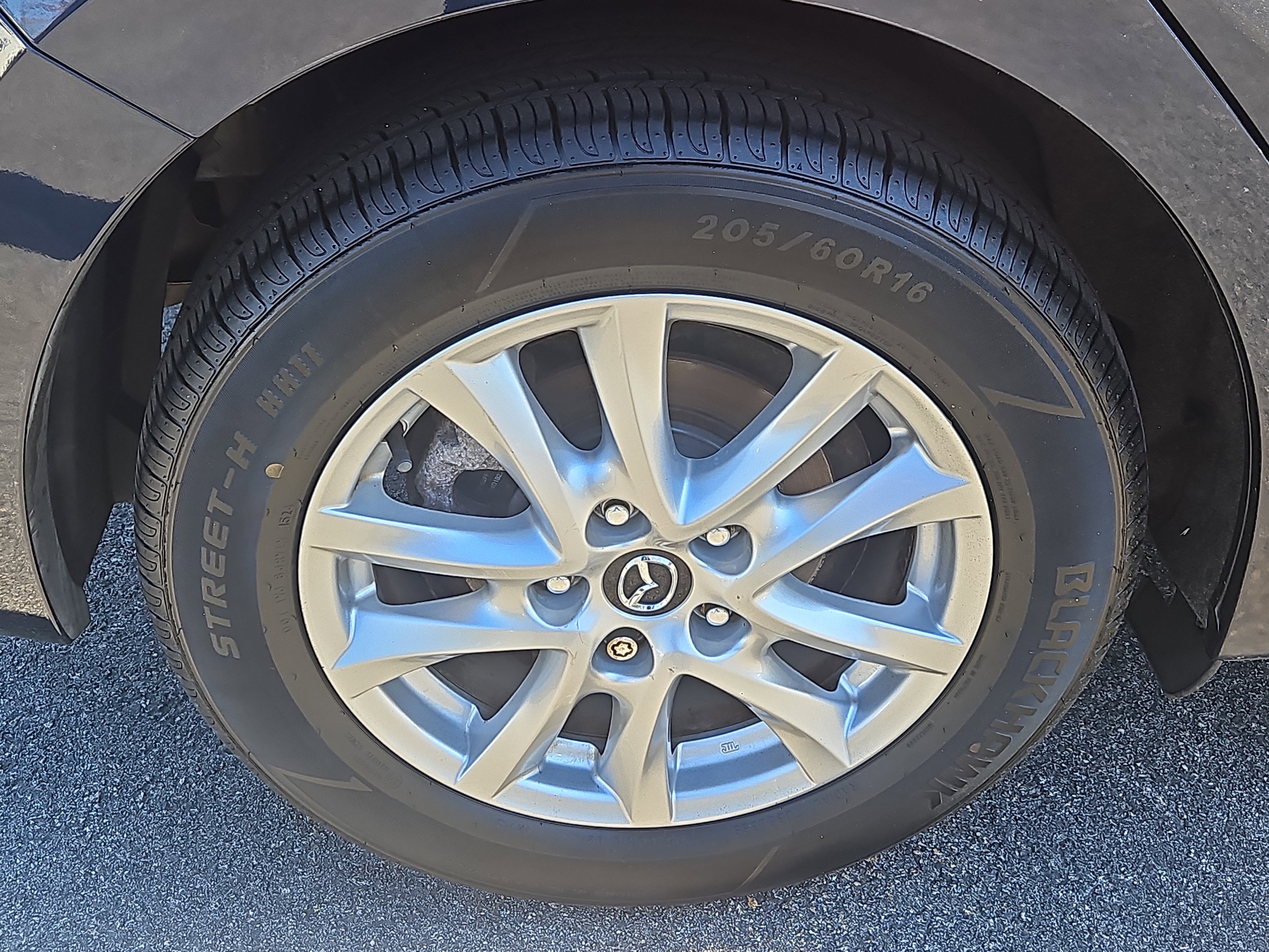 Used 2016 MAZDA MAZDA3 i Sport w/ Preferred Equipment Package image 24