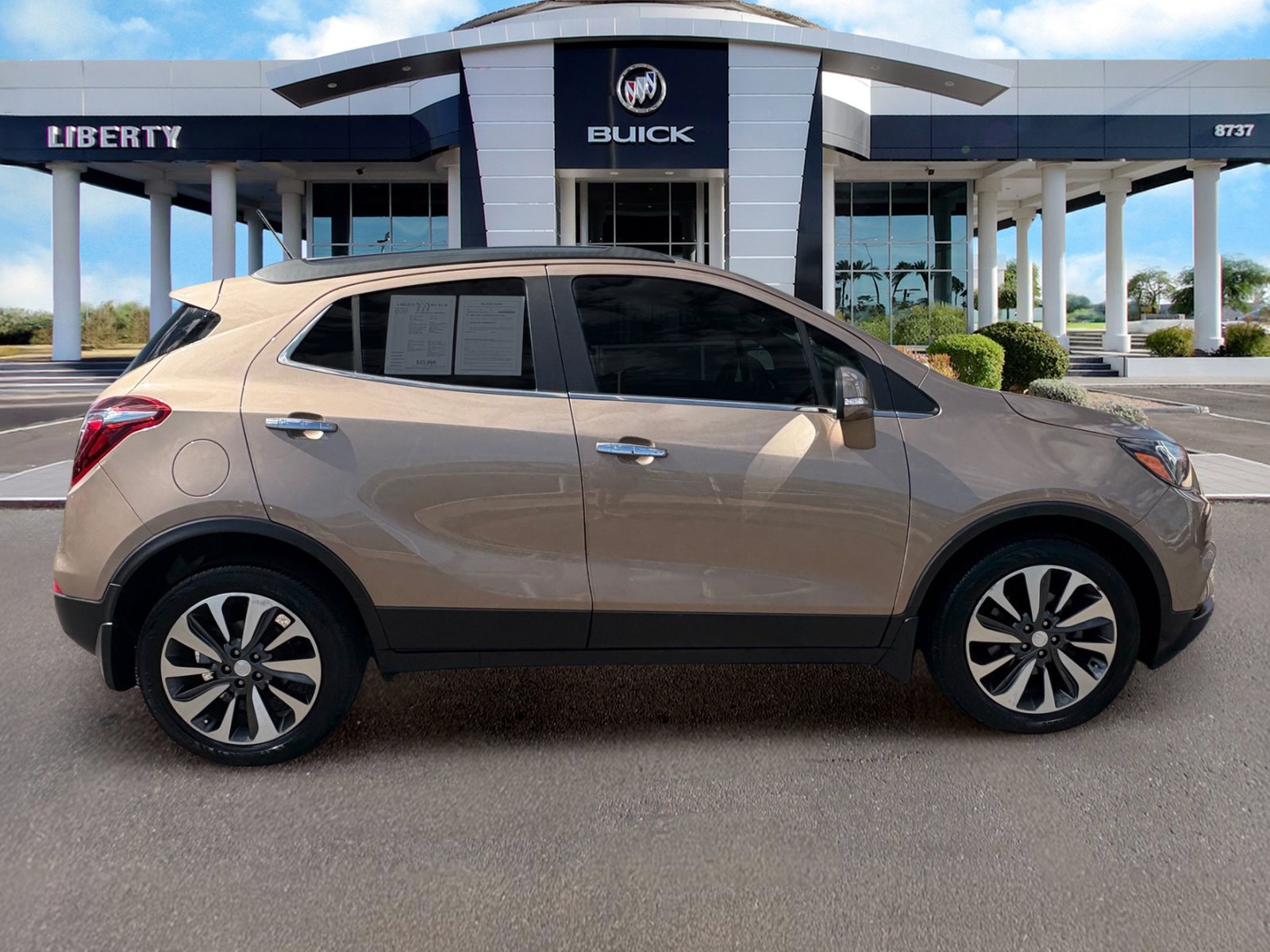 Used 2018 Buick Encore Preferred FWD image 2