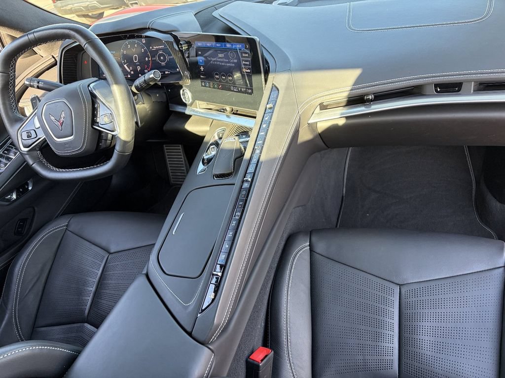 Used 2021 Chevrolet Corvette Stingray Premium Conv w/ Z51 Performance Package RWD image 15