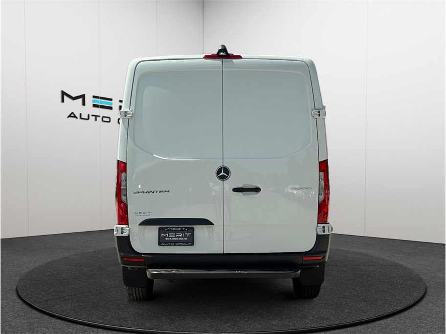 Used 2024 Mercedes-Benz Sprinter 2500 image 8