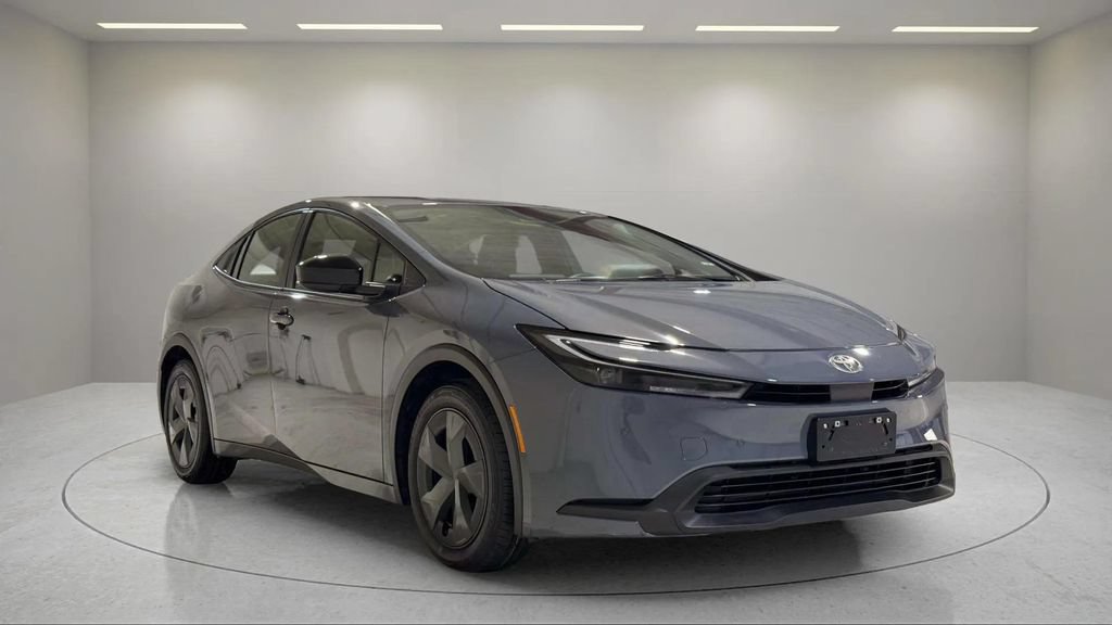 Used 2025 Toyota Prius LE