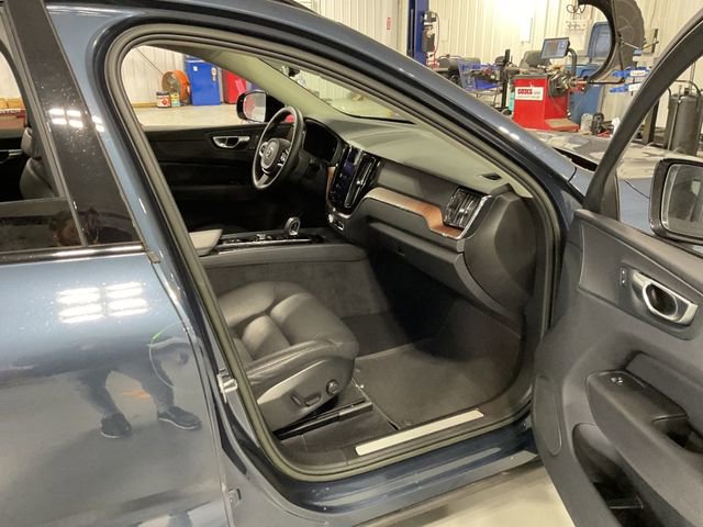Used 2023 Volvo XC60 B5 Plus w/ Climate Package image 11