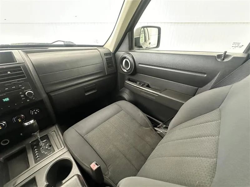 Used 2011 Dodge Nitro Heat w/ Popular Equipment Group image 18