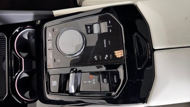 New 2026 BMW 550e xDrive w/ Premium Package image 14