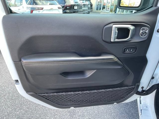 Used 2024 Jeep Wrangler Unlimited Sahara AWD/4WD image 26