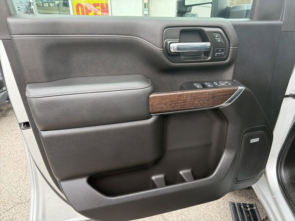 Used 2022 GMC Sierra 3500 Denali w/ Denali Ultimate Package image 15