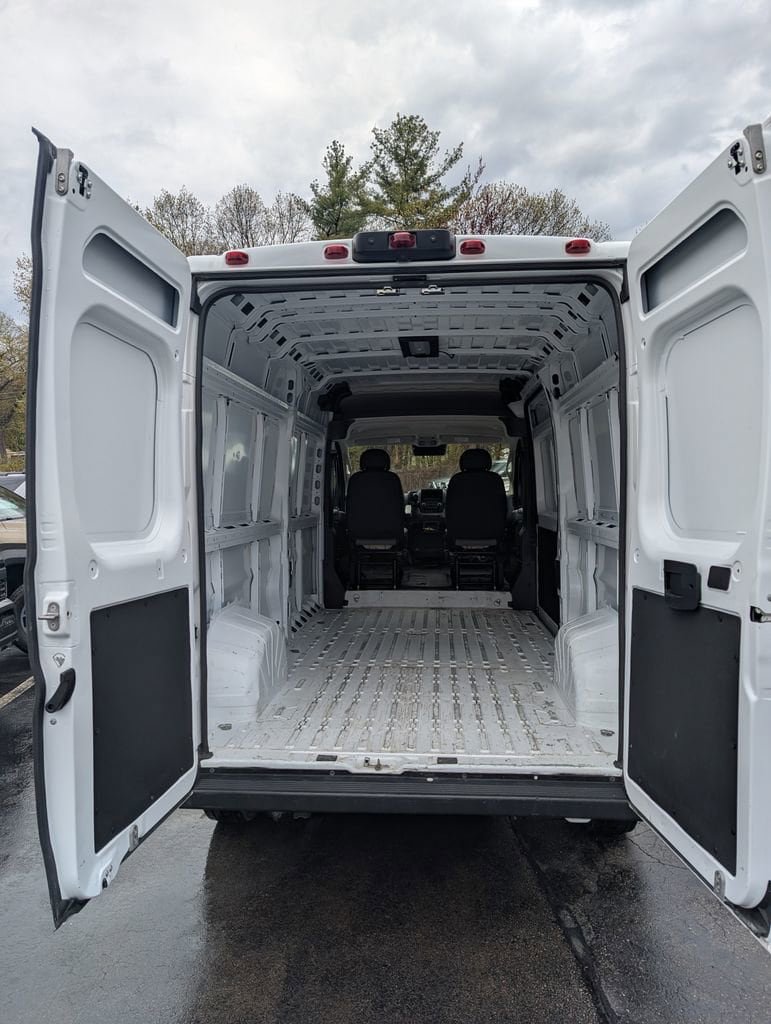 Used 2025 RAM ProMaster 2500 w/ Convenience Group FWD image 16