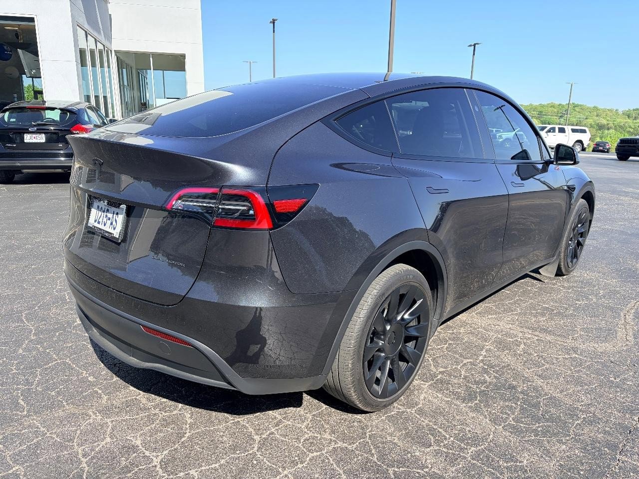 Used 2024 Tesla Model Y Long Range AWD/4WD image 5