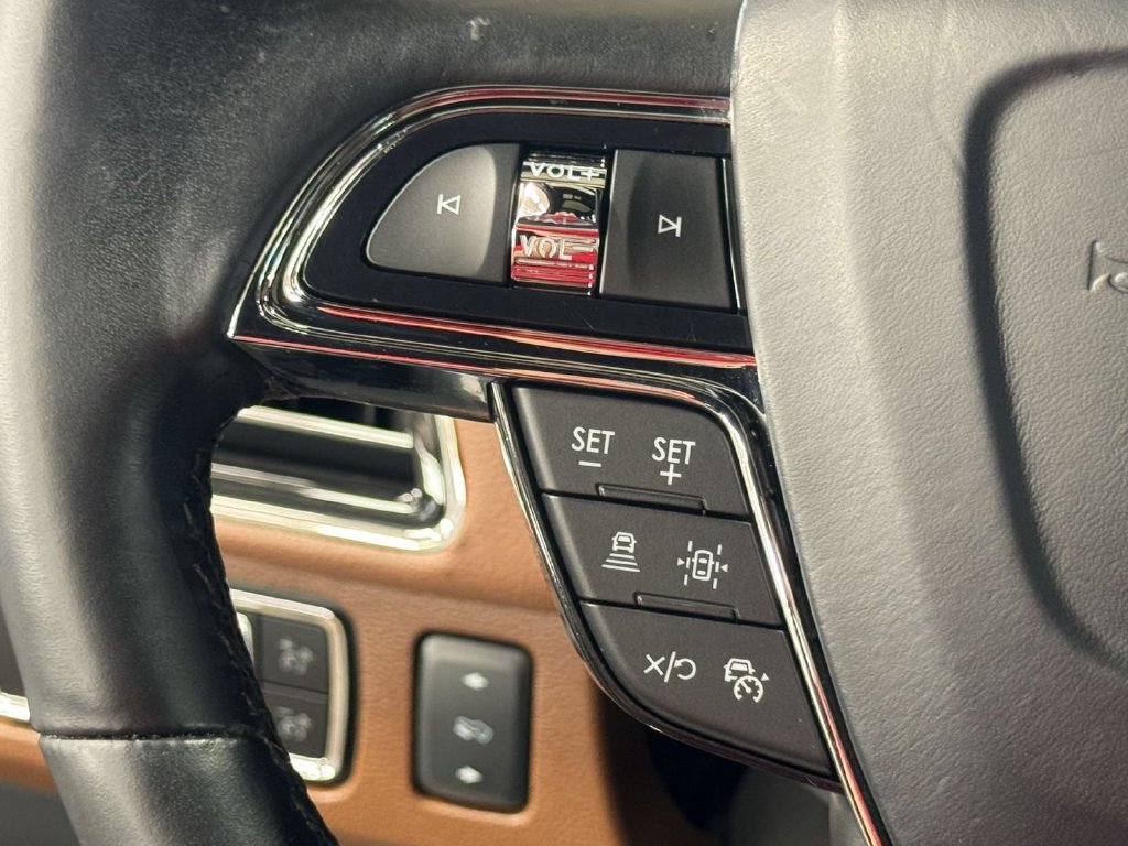 Certified 2023 Lincoln Navigator Reserve AWD/4WD image 20