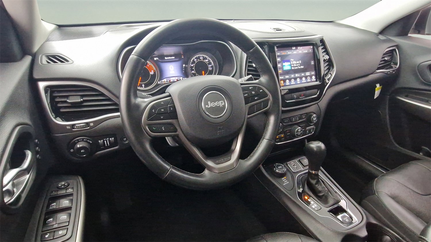 Used 2019 Jeep Cherokee Limited image 13