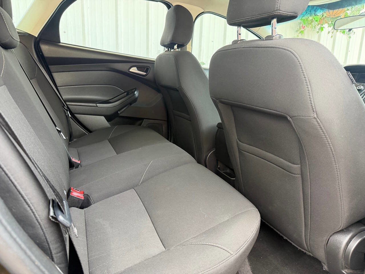 Used 2016 Ford Focus SE FWD image 15