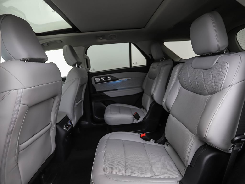 Used 2025 Ford Explorer Platinum w/ Ultimate Package AWD/4WD image 22