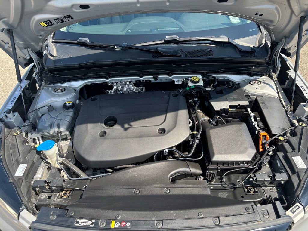 Used 2023 Volvo XC40 B5 Plus w/ Driver Assist Package AWD/4WD image 26