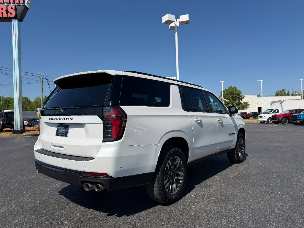 Used 2025 Chevrolet Suburban Z71 AWD/4WD image 8