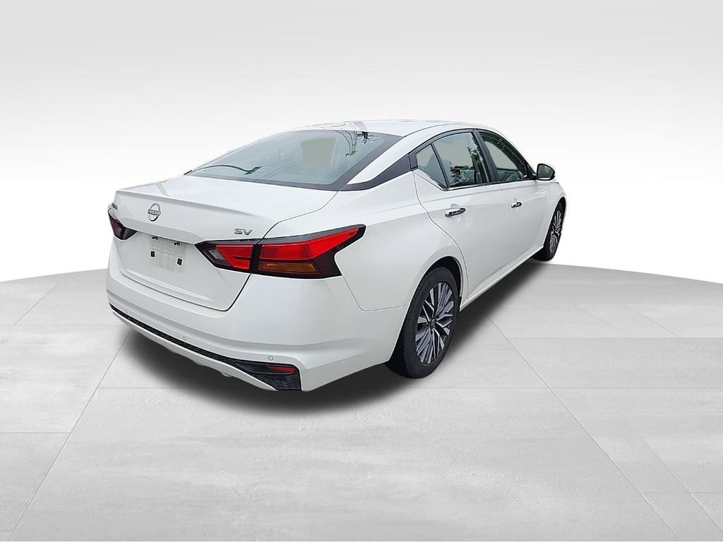Used 2023 Nissan Altima 2.5 SV FWD image 12