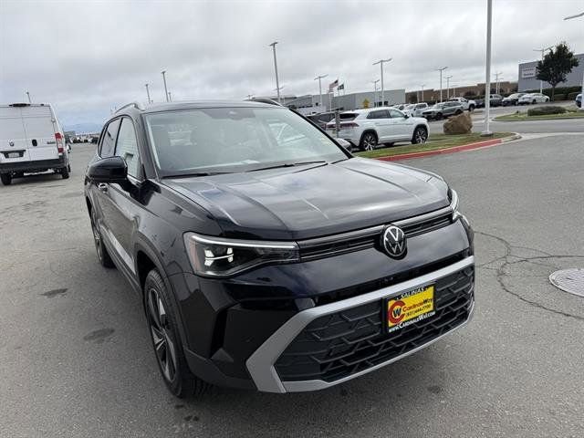 New 2025 Volkswagen Taos SE image 7