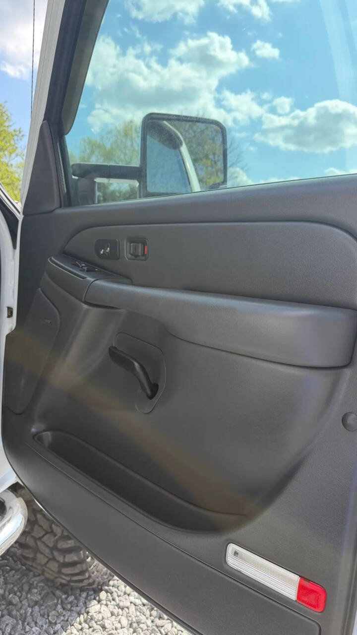 Used 2007 Chevrolet Silverado 2500 LT w/ Heavy-Duty Power Package image 26