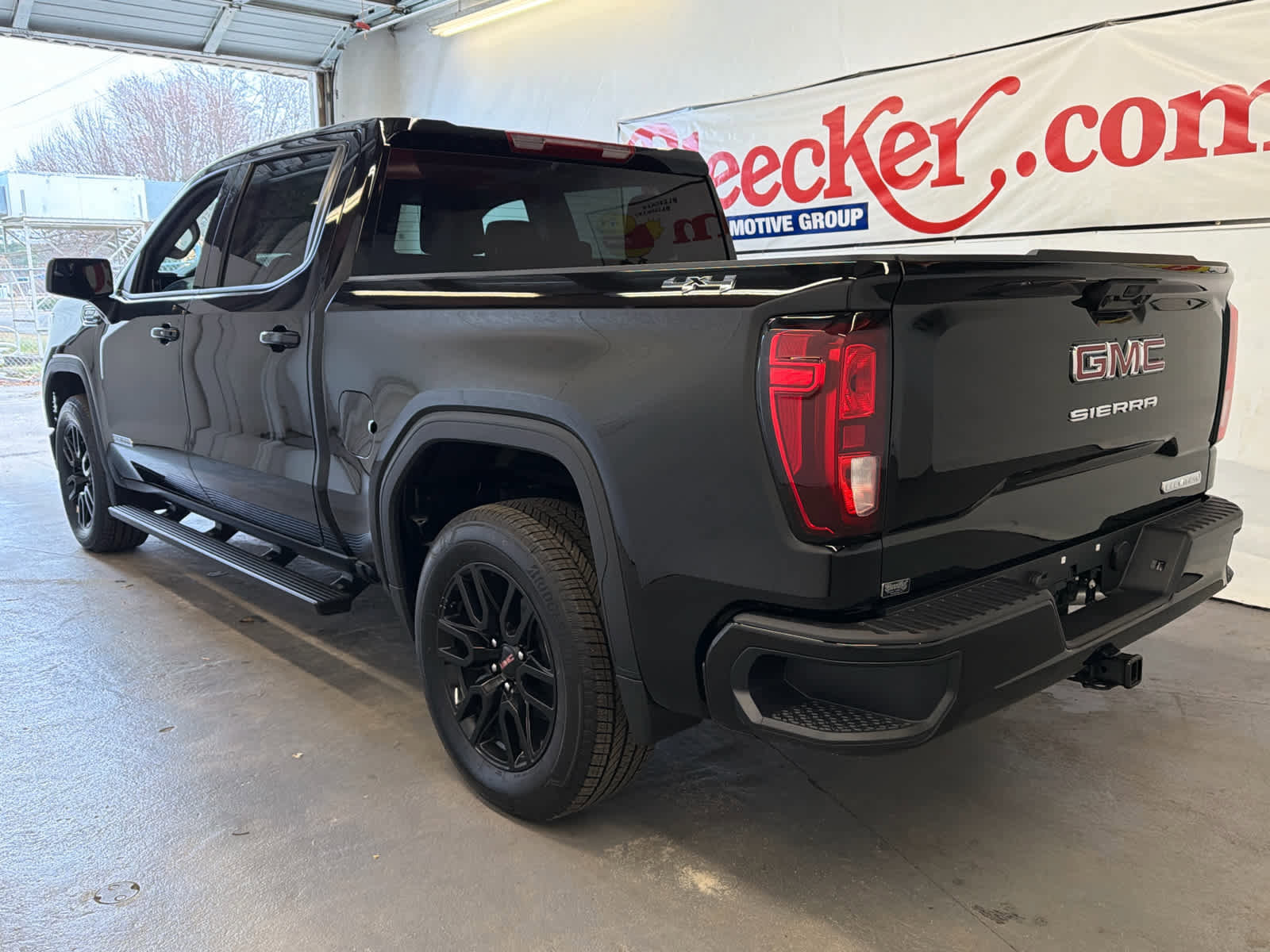 New 2026 GMC Sierra 1500 Elevation image 8